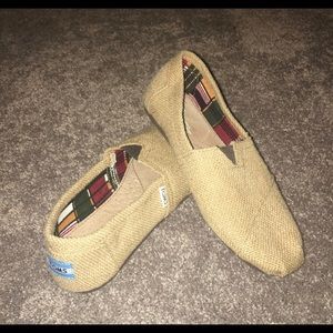 Burlap Toms like new
